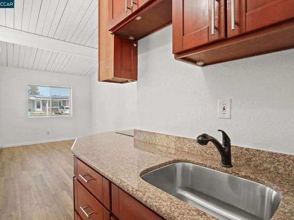 2206 Gehringer Dr, Concord CA 94520