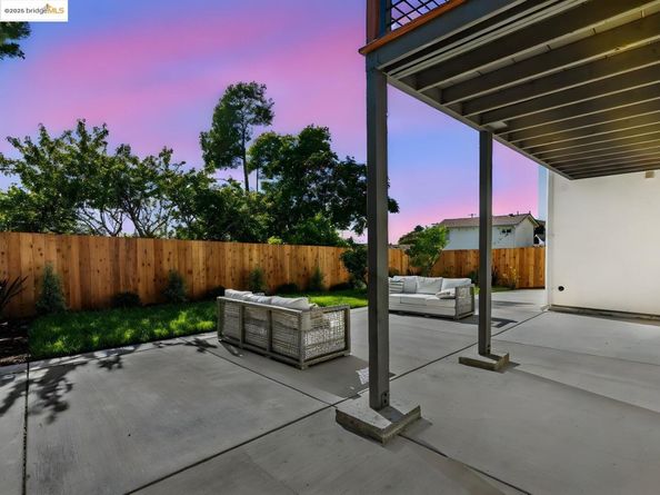 713 Midcrest Way, El Cerrito CA 94530