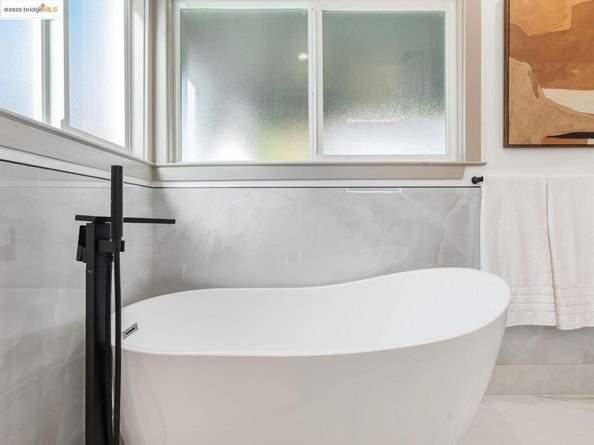 713 Midcrest Way, El Cerrito CA 94530