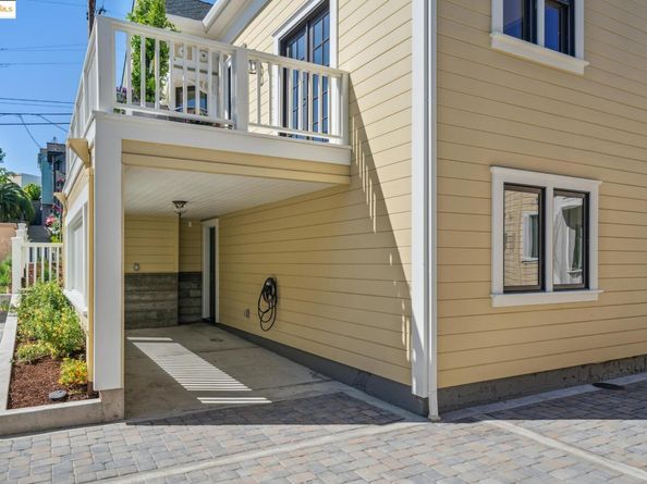 4440 Howe St, Oakland CA 94611