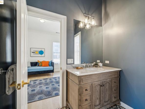 4440 Howe St, Oakland CA 94611