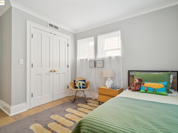 4440 Howe St, Oakland CA 94611