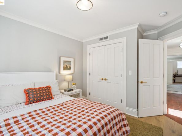 4440 Howe St, Oakland CA 94611
