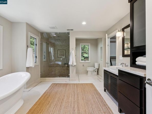 3238 Greenhills Drive, Lafayette CA 94549