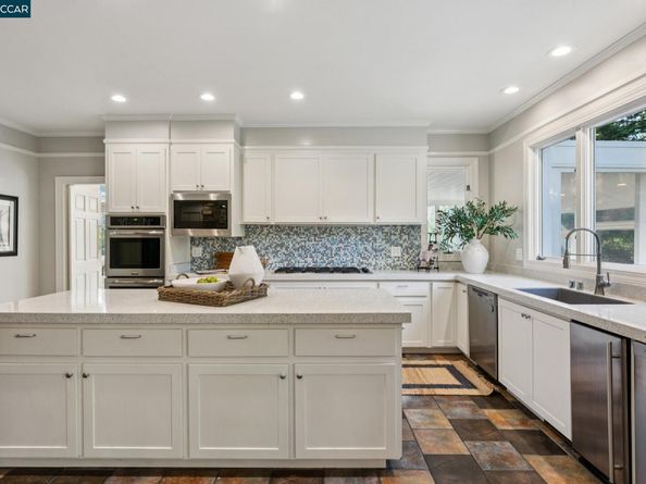 3238 Greenhills Drive, Lafayette CA 94549