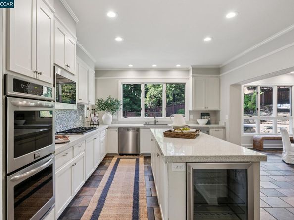 3238 Greenhills Drive, Lafayette CA 94549