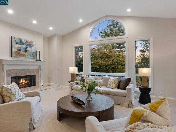 3238 Greenhills Drive, Lafayette CA 94549