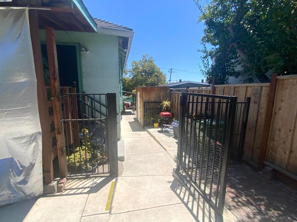 2309 High St, Oakland CA 94601