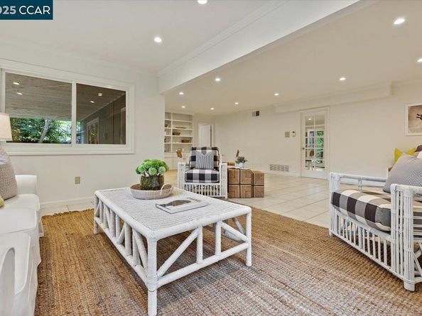 24 Valencia Rd., Orinda CA 94563