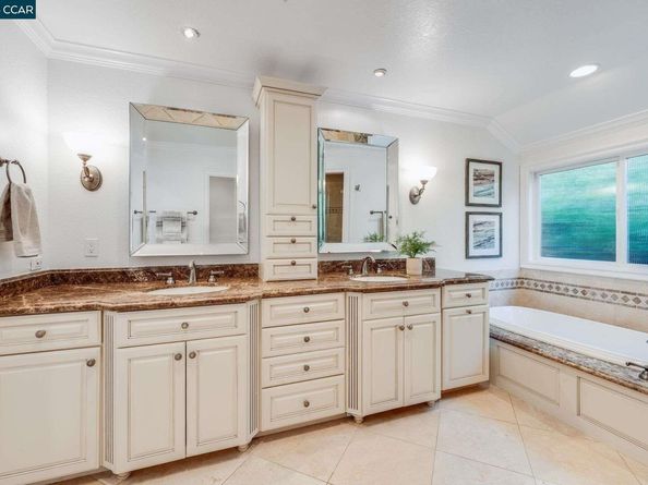 9 Irvine Drive, Moraga CA 94556