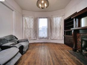 2103 Myrtle St, Oakland CA 94607