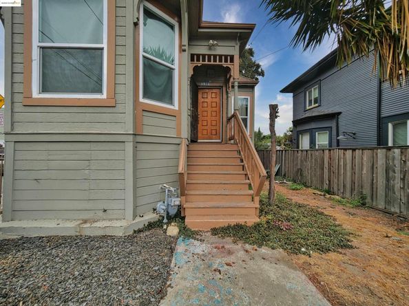 2103 Myrtle St, Oakland CA 94607