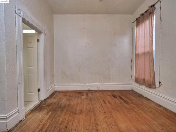 2103 Myrtle St, Oakland CA 94607