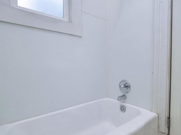 2103 Myrtle St, Oakland CA 94607