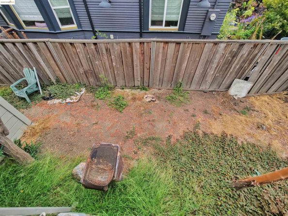 2103 Myrtle St, Oakland CA 94607