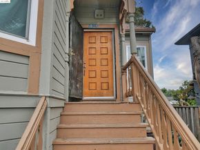 2103 Myrtle St, Oakland CA 94607