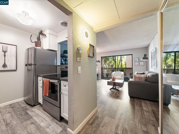 320 N Civic Drive 407, Walnut Creek CA 94596