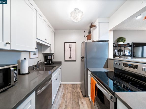 320 N Civic Drive 407, Walnut Creek CA 94596