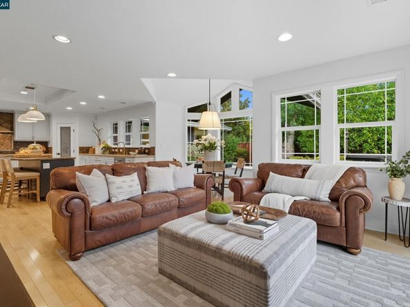 4 Bueno Ct, Danville CA 94526