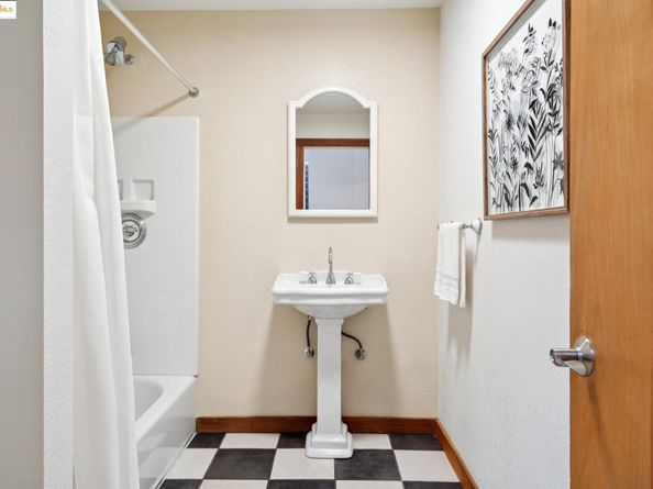 530 E 8Th St 207, Oakland CA 94606