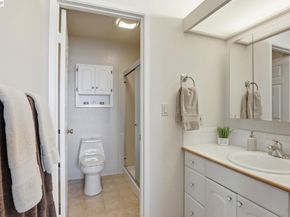 21109 Gary Dr 220, Hayward CA 94546