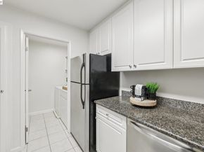 630 Canyon Oaks Drive D, Oakland CA 94605