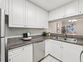 630 Canyon Oaks Drive D, Oakland CA 94605