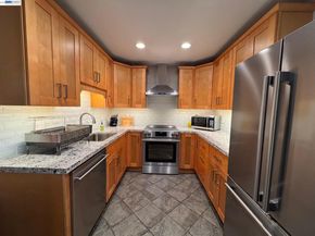630 Canyon Oaks Drive D, Oakland CA 94605