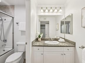 630 Canyon Oaks Drive D, Oakland CA 94605