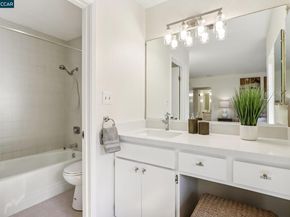 911 Dewing Ave, Lafayette CA 94549