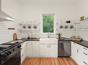 1660 14Th St, Oakland CA 94607