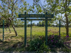 1660 14Th St, Oakland CA 94607