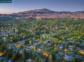 209 Farm Hill Ct, Danville CA 94526