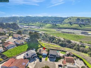 121 Fir Ct, Hercules CA 94547
