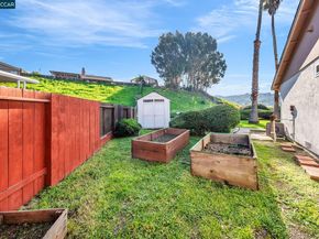 121 Fir Ct, Hercules CA 94547