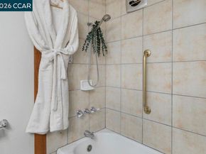 7308 Altura Pl, Oakland CA 94605