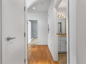 428 Alice St 304, Oakland CA 94607