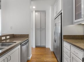 428 Alice St 304, Oakland CA 94607