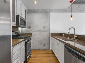 428 Alice St 304, Oakland CA 94607