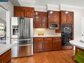 376 Blue Oak Ln, Clayton CA 94517