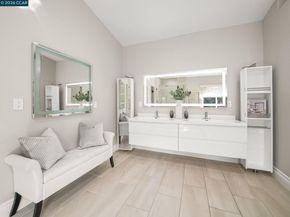 376 Blue Oak Ln, Clayton CA 94517