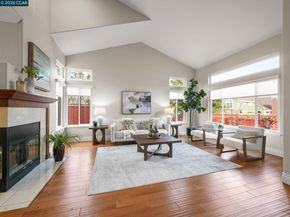 376 Blue Oak Ln, Clayton CA 94517