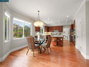 376 Blue Oak Ln, Clayton CA 94517