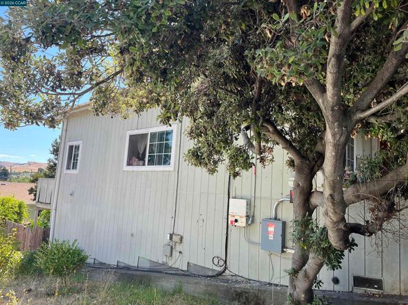 201 Lake Ave, Rodeo CA 94572