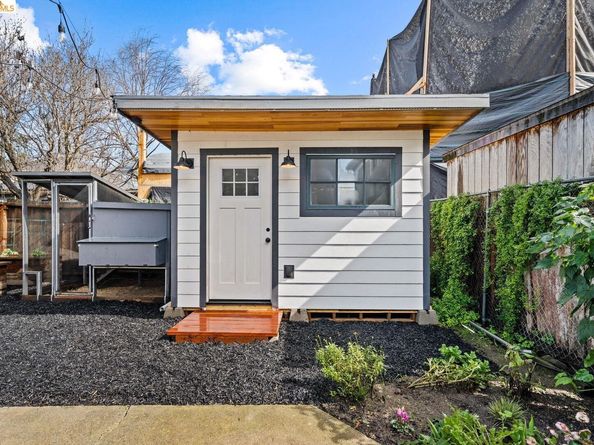 5812 Dover ST, Oakland CA 94609