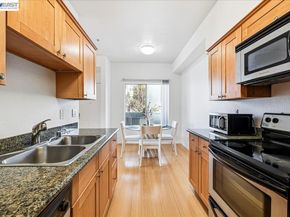 2423 Creekside Ct, Hayward CA 94542