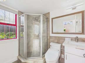 2932 Filbert St 2, Oakland CA 94608