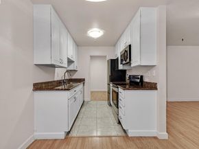 771 Kingston Ave 104, Oakland CA 94611