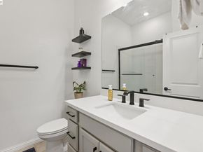 2870 Derbyline Ln, Alameda CA 94501