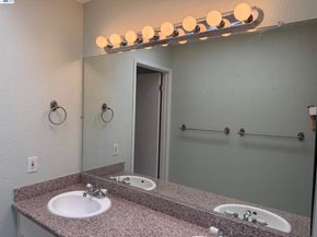 685 Palomino Dr D, Pleasanton CA 94566